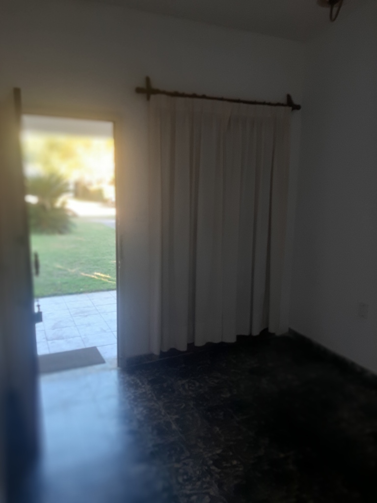 COMODA FINCA  CON AMPLIO FONDO