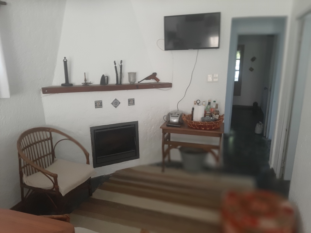 COMODA FINCA  CON AMPLIO FONDO