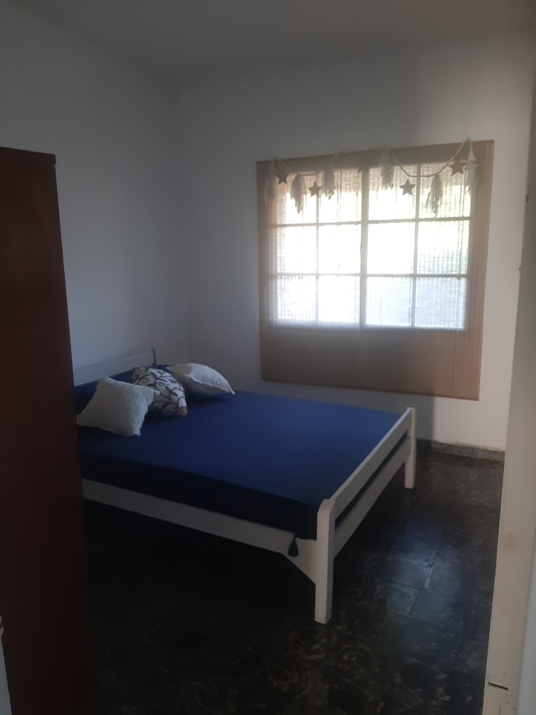 COMODA FINCA  CON AMPLIO FONDO