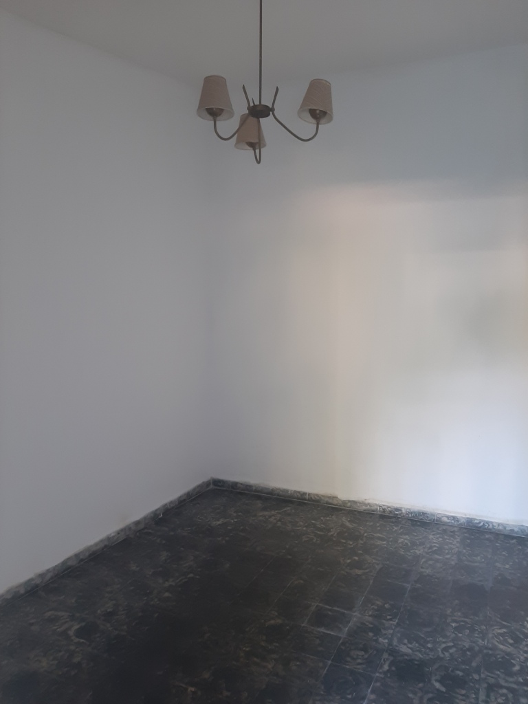 COMODA FINCA  CON AMPLIO FONDO