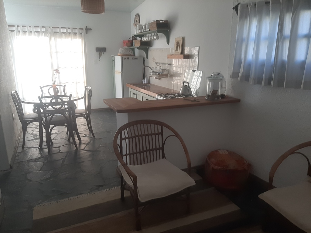 COMODA FINCA  CON AMPLIO FONDO